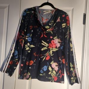 2 piece training suit (jacket and bottoms) Airy Breezy Mesh-like floral pattern